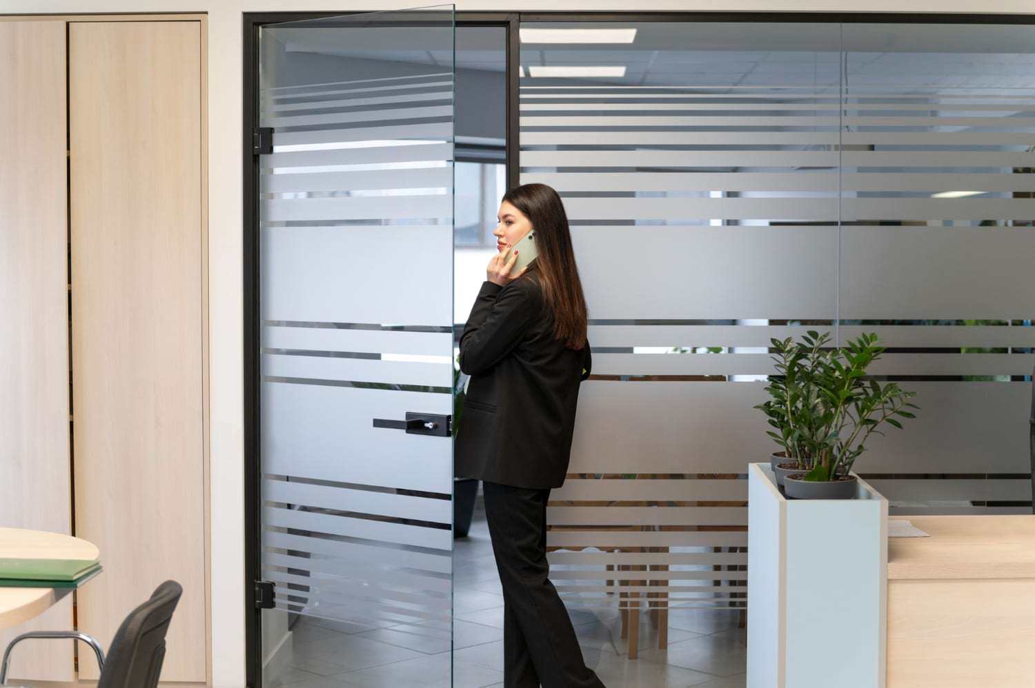 Ściany przesuwne – nowoczesne rozwiązania dla wymagających przestrzeni